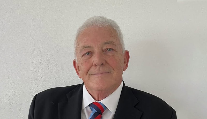 E. Comp Martin Crago